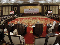 ���������������˹�ڶ��κ�����̳���鿪Ļ��