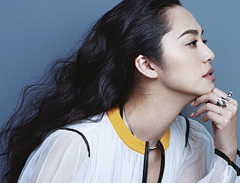 高清:姚晨卸下女王包袱登封面 高冷魅力势不可挡”