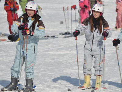 甘肃榆中迎来“滑雪季””