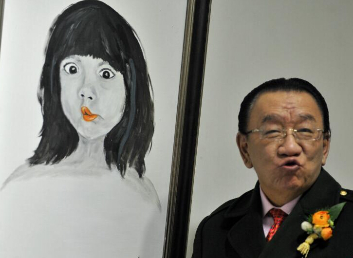 成都女孩画展 侯耀华观展”