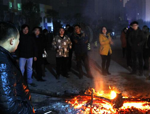 ����һС��ͣ�� ҵ����ҵ�ſڿ��𡰿��顱��