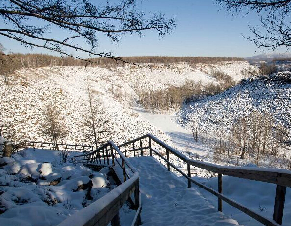 冰雪童话阿尔山”