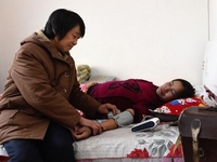 坚守45载的“乡村120””