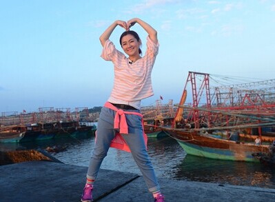 《囍从天降》黄绮珊唱《简单幸福》 致敬《牵手》”