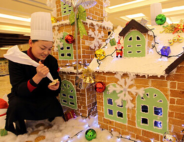 1001块饼干制作的“圣诞屋”亮相江西瑞昌”