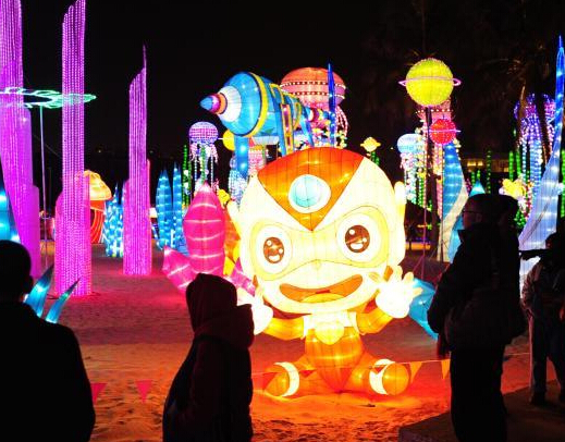 深圳大型动漫主题灯会璀璨开幕”