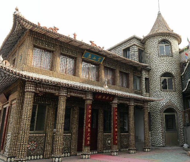 山东青岛海岛居民打造“贝壳楼””