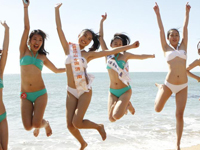 2014世界休闲小姐佳丽三亚上演泳装秀”