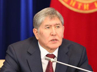 ������˹˹̹��ͳ��ʾȫ��֧��˿��֮·���ô����衱