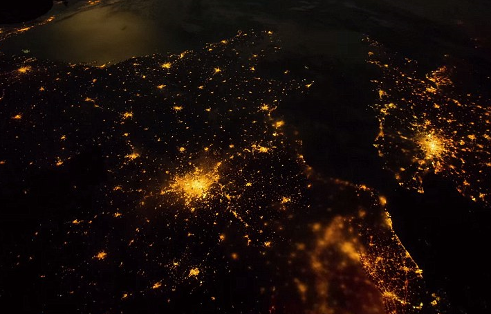 �Ա������������Ƭ������Ƶ չ�ֵ���׳������