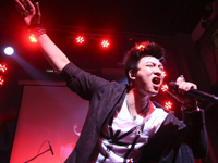 �������״�ר��LIVE HOUSE�ݳ���½������