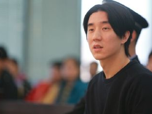 审判员谈房祖名刑罚轻于李代沫:容留次数比李少”