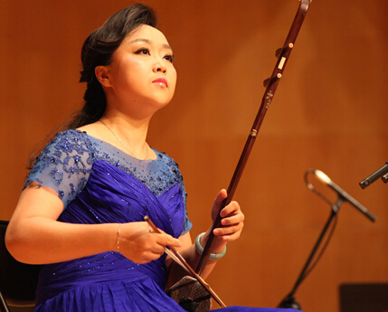 妙悟佳音静聆永恒 记二胡名师梁聆聆”