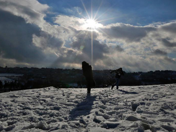 �ж�������ǿ�ұ���ѩϮ����