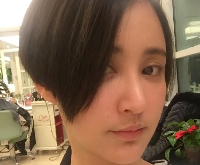 张歆艺续剪短发 自嘲女神地位不保”