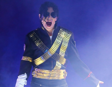 王杰克逊与陈慧琳费翔同台演唱会 粉丝热情互动”