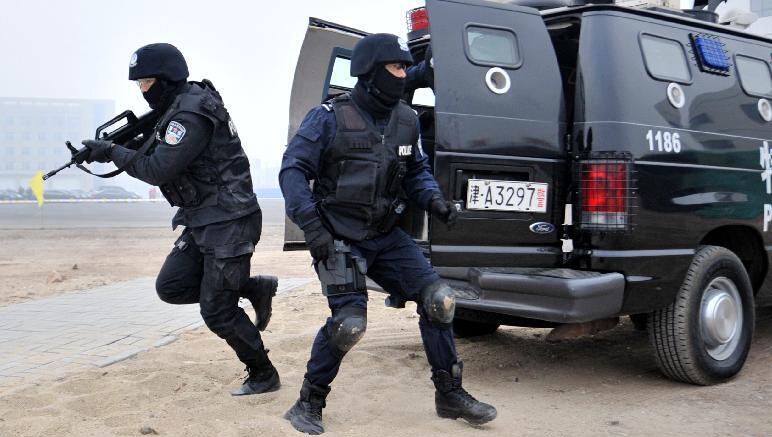 天津市公安局特警总队金鹰突击队成立”