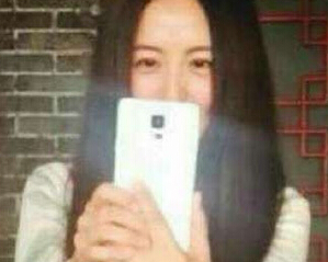 杨童舒自制新年“追星攻略” 素颜清新变女神经”