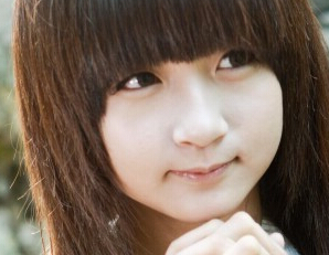 许雅涵化身CANDY酱 揭晓华语音乐榜榜单”