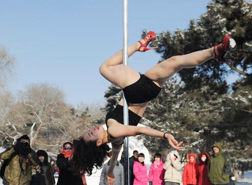 ����Ů�����ձ���ѩ�ظֹ��衱