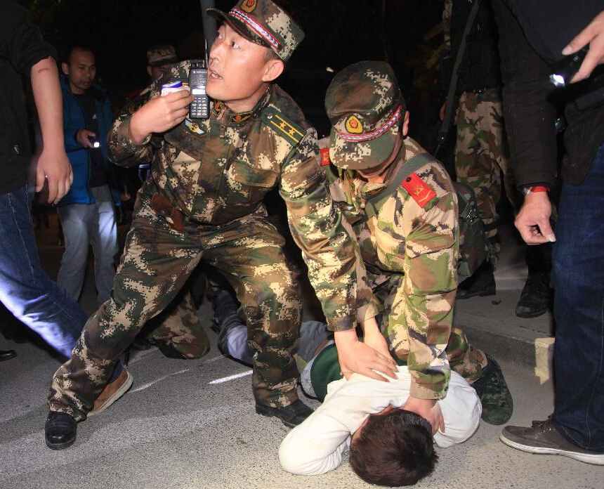 ����ƾ�鴦��һ��͵Խ������ԱϮ������