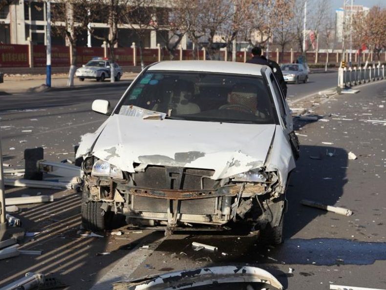 Ů˾���ݳ�ʧ�� 3��ײ��30���׻�����