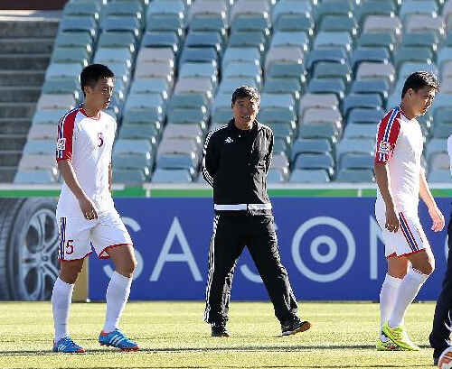 ���ޱ�С���������ʶӽ��вȳ�ѵ����