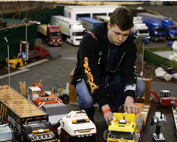 �׶�ģ�͹���չ���ᡱ