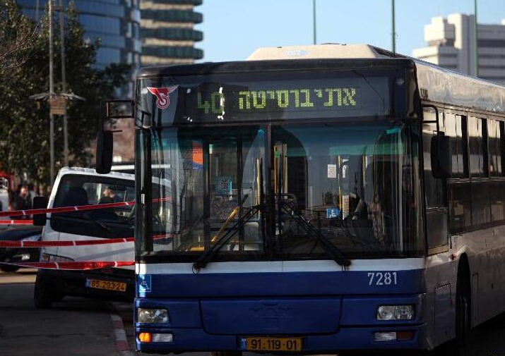 以色列发生公共汽车袭击事件致十多人受伤”