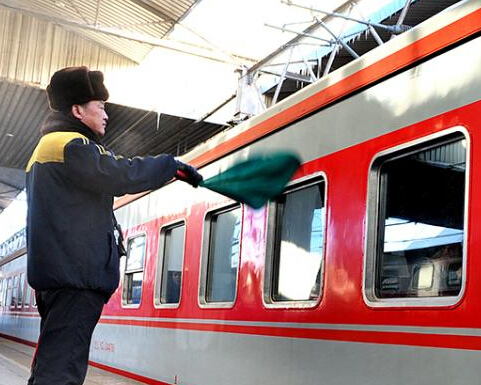 乌鲁木齐至和田开通空调列车 告别绿皮车”