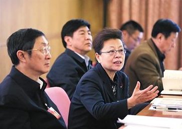 ��Ǩ��Ů��ѧ������֤�� �������߽������̨��