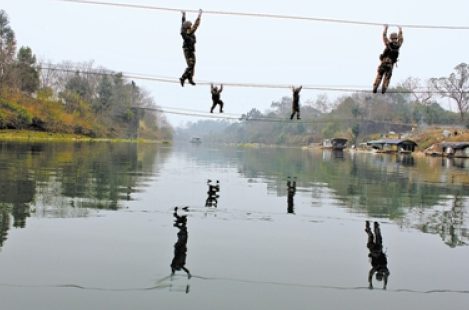 ��ž��ٱ�ǣ����Խѵ��:վ�����Ϲ��ӡ�