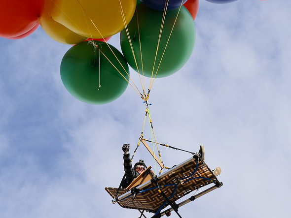 ���ΰ桰���ݻ��Ρ�����ð�ռ�������������2400��(��ͼ)��