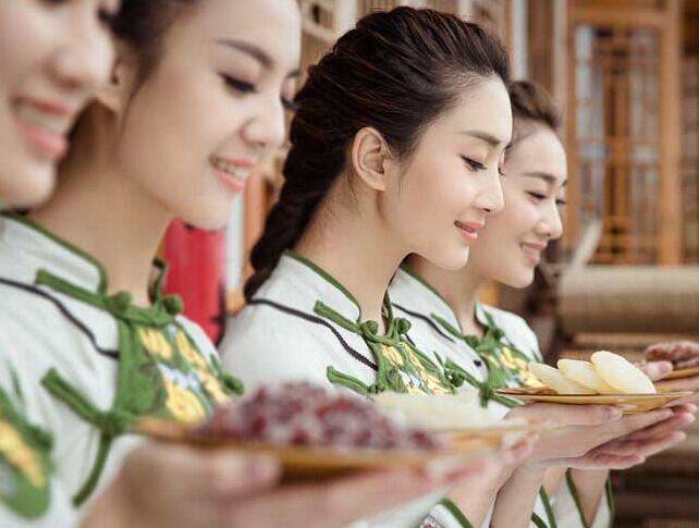 四川内江“甜女”惊艳亮相 甜美如画清纯飘逸”