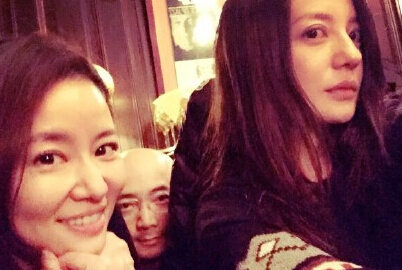 赵薇林心如重聚合照 徐峥乱入抢镜”