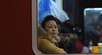 杭州火车站春运前首趟临客发车”