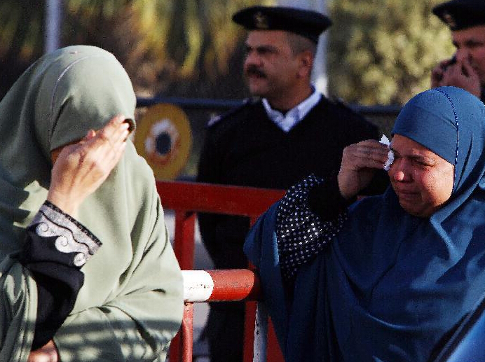 埃及为北西奈省迫击炮袭击遇难安全人员举行葬礼”