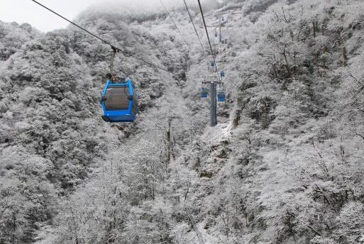 ����ӭ�붬���������� ���ɽ���ִ������ѩ��