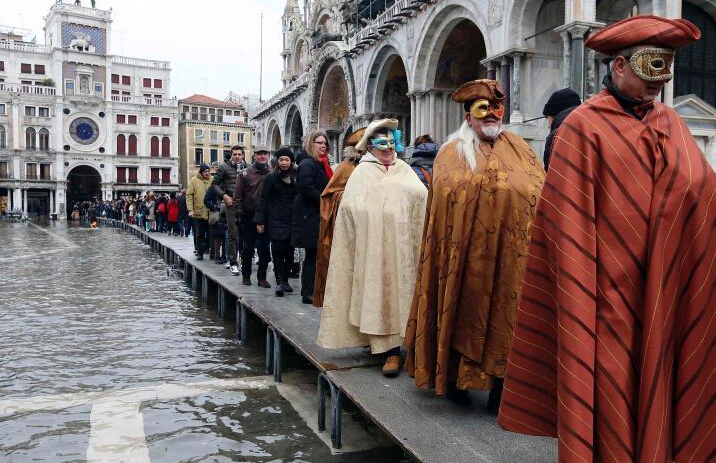 ����˹���ڴ����ʢװ��ף�񻶽ڡ�