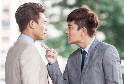 《冰与火的青春》贾乃亮献声遭颖儿掌掴被虐惨”