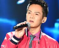 邓养天获“劲歌王”新晋歌手 现场演唱《狼狈》”