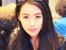 氧气女神高雅轩惬意幕后生活被曝光”