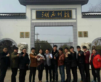 众知名网络歌手齐聚阜阳 拍《追梦兄弟》(图)”