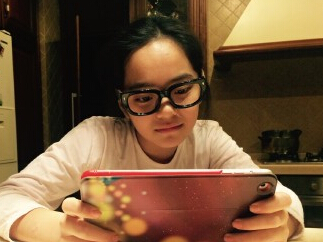 邵兵11岁龙凤胎儿女近照 女儿长相似爸爸(图)”