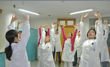 湖南一医院实习中医出科考核“五禽戏””