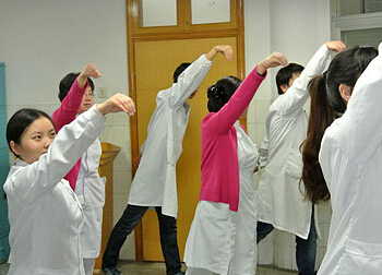 ����һҽԺʵϰ��ҽ���ƿ��ˡ�����Ϸ����