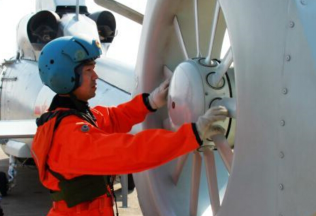 �й���������ֱ������ӽ�����Ǳ��Ǳѵ����