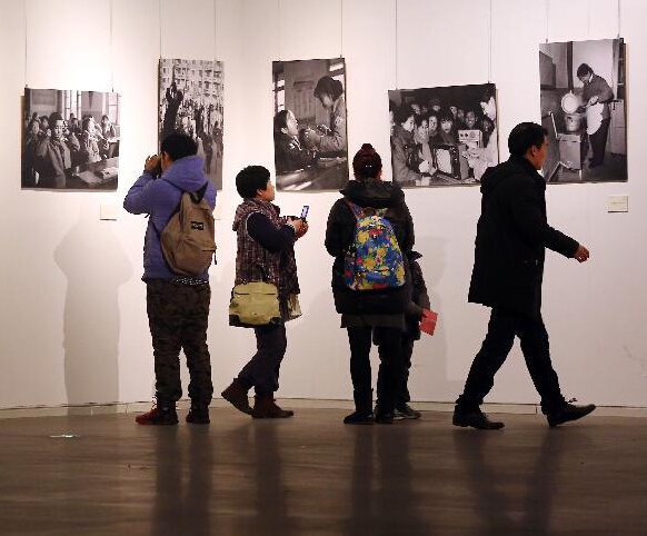 Ӱ��չ�������м��䡱