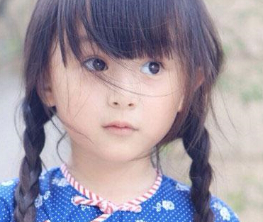 《芈月传》小芈月 5岁童星刘楚恬生活照曝光”