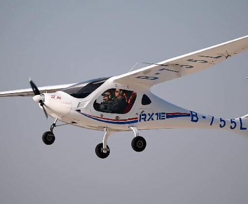 �ҹ��׿�綯���˷ɻ����ͺ��� ����ʼ����������